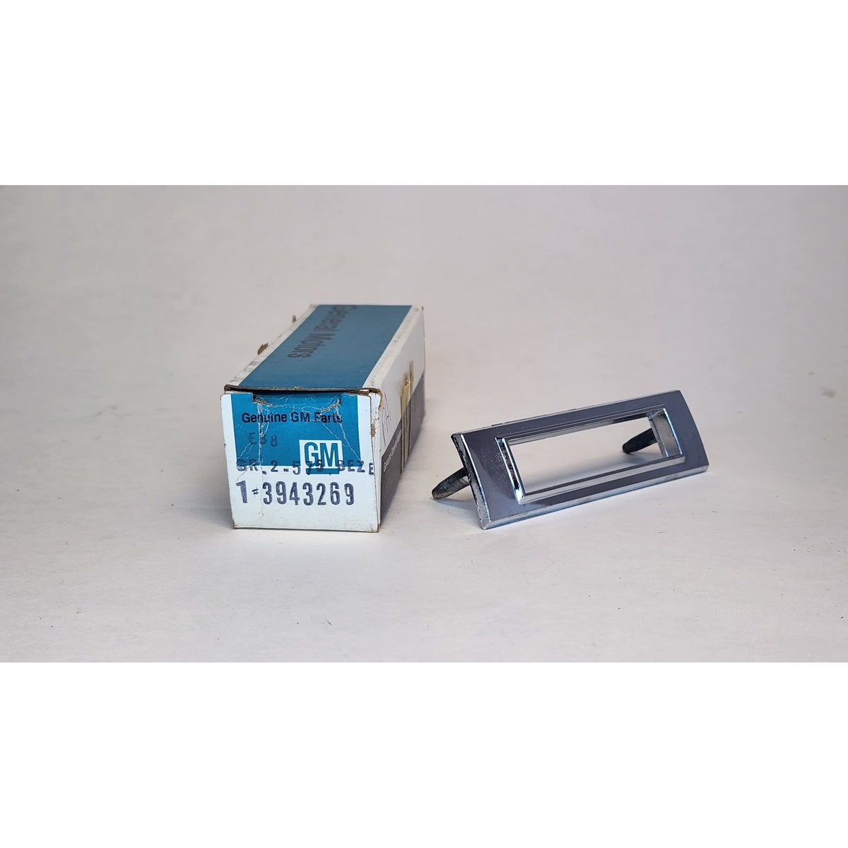 NOS GM 1969 Chevrolet Camaro Chrome Front Side Marker Bezel – Part #3943269